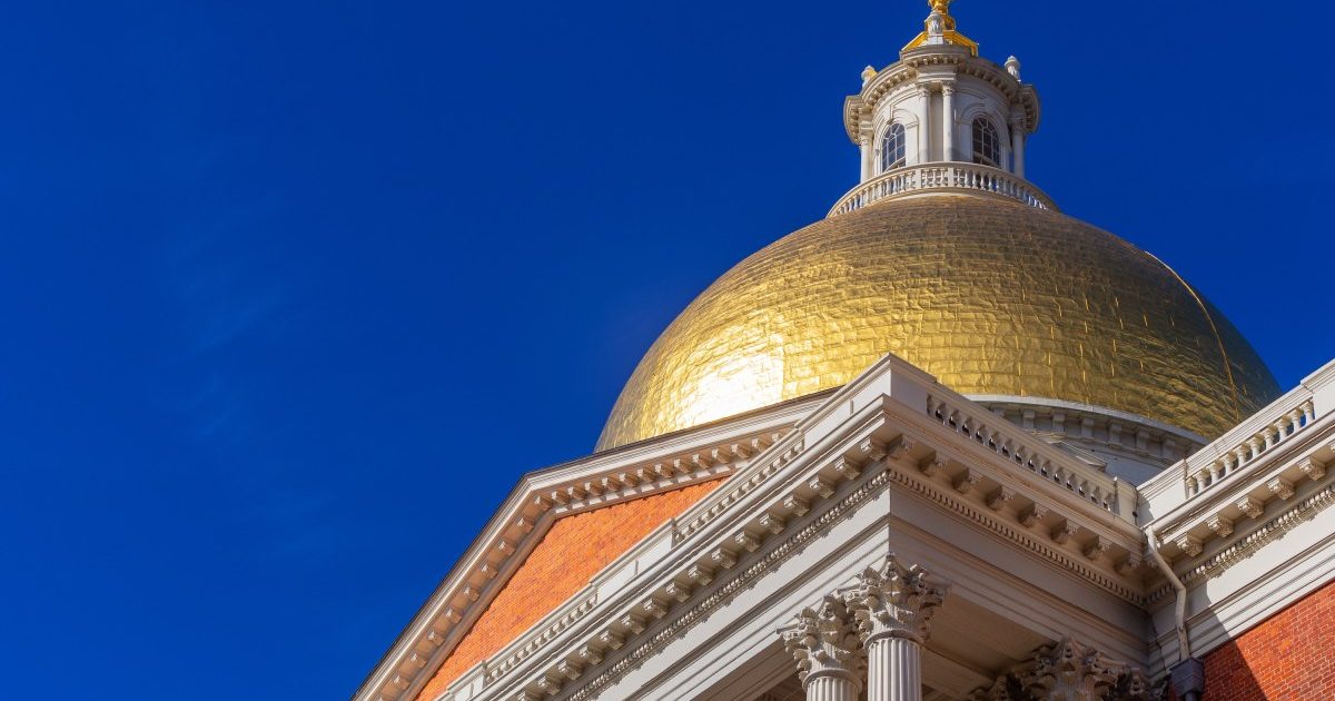 DROPIDEA | دروب ايديا - Massachusetts obliga a los centros de datos a usar energía limpia