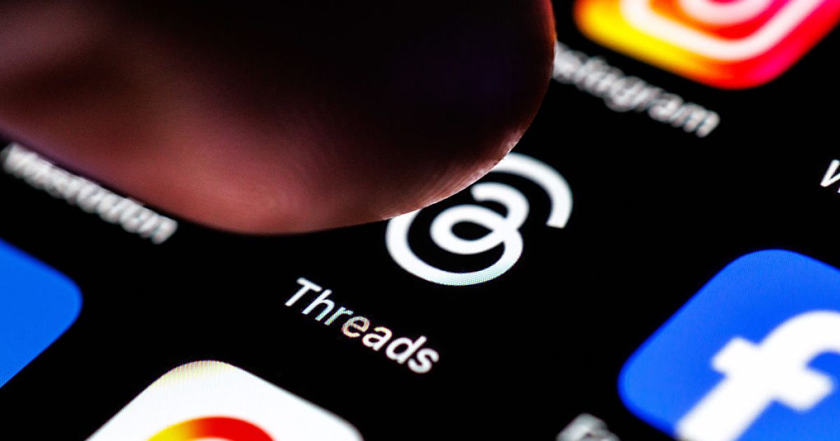 Meta Integrates Its AI Assistant Into Threads Direct Messages