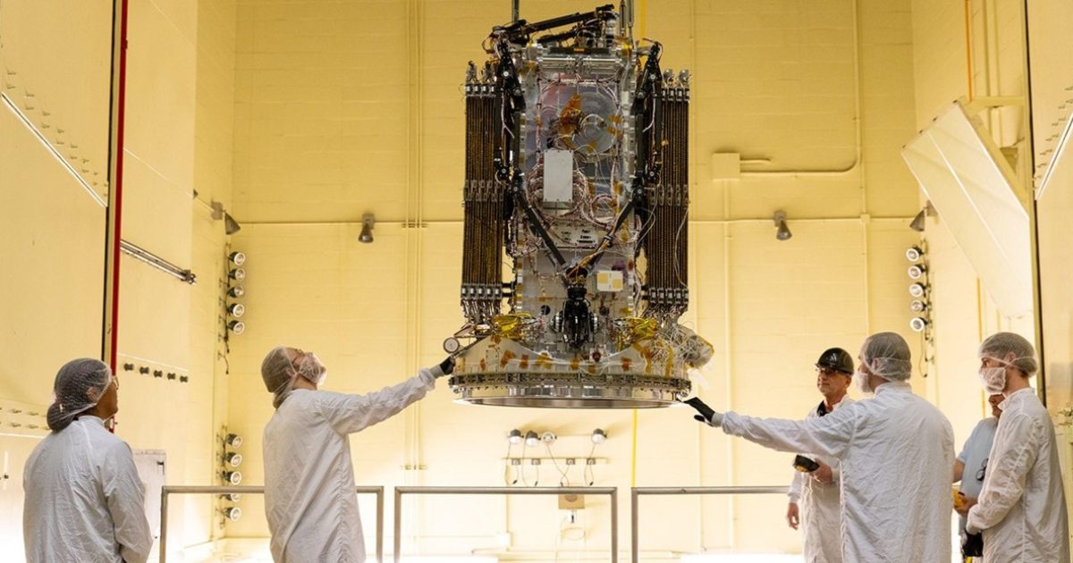 NASA Launches Emergency Mission to Save Swift Observatory from Reentry