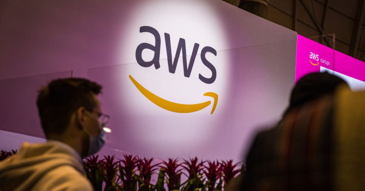 DROPIDEA | دروب ايديا - Recursive and Amazon Sign $410 Million Computing Deal