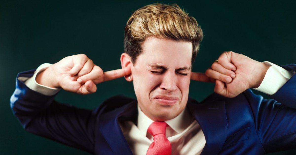 DROPIDEA | دروب ايديا - Right-Wing Activist Milo Yiannopoulos Deported from the United States to Britain