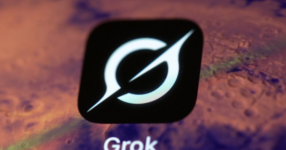 DROPIDEA | دروب ايديا - خلل غريب يجعل روبوت Grok يرسل ردوداً غير مفهومة للمستخدمين