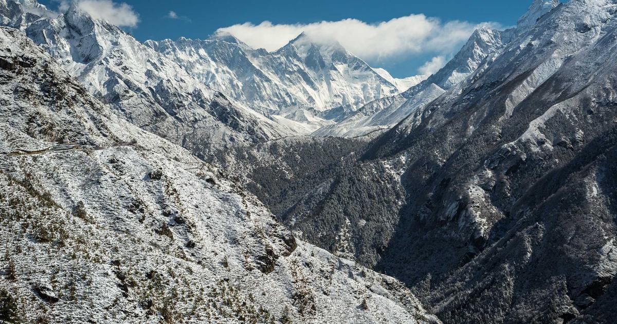 DROPIDEA | دروب ايديا - iPhone sales continue to decline in parallel with the rise in sales of Apple services