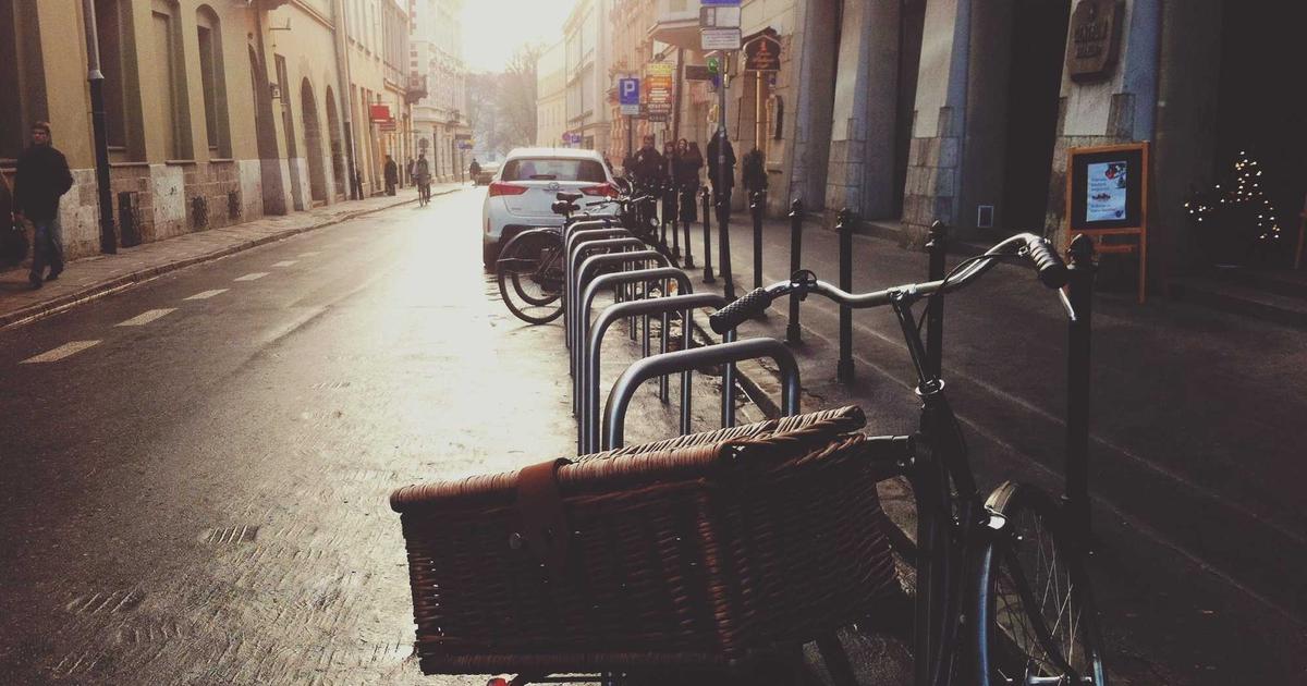 DROPIDEA | دروب ايديا - LinkedIn enters into a partnership with Adobe that will improve advertising results